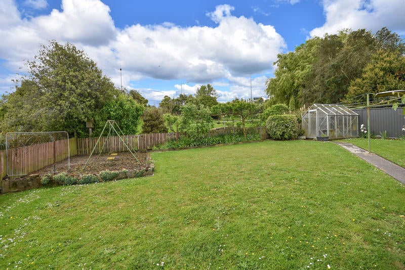 15 Kinmont Crescent, Kinmont Park, Mosgiel - Carousel 14