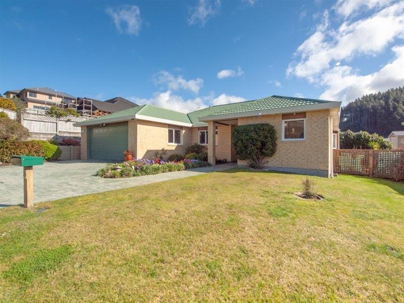 7 Eastcott Grove, Churton Park, Wellington - Carousel 1