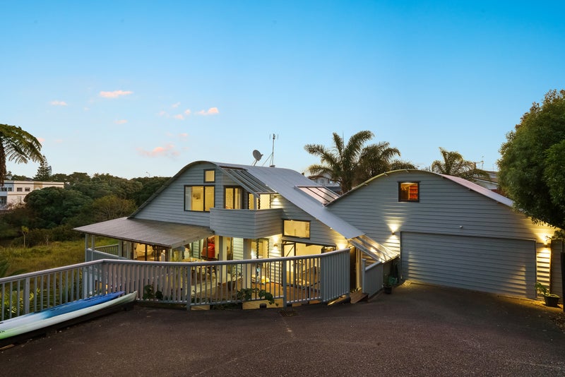 7 Rangitoto Terrace, Milford, Auckland - Carousel 1