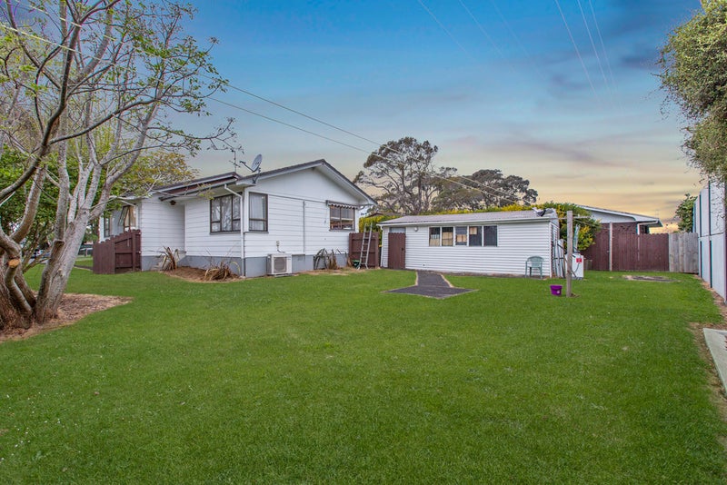 14 Gloaming Place, Conifer Grove, Takanini - Carousel 12