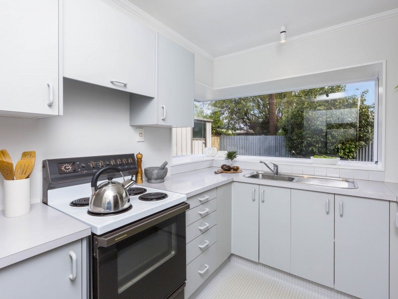 8A Comeskey Grove, Elderslea, Upper Hutt - Carousel 26