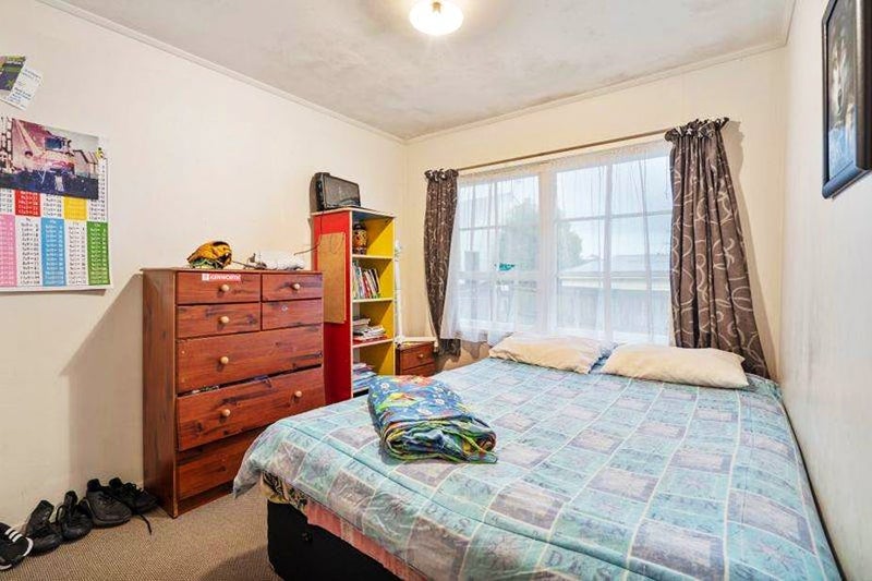 1 Iris Place, Clendon Park, Auckland - Carousel 1