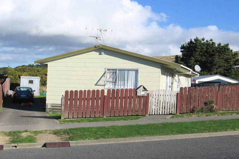 125 Pikarere Street, Titahi Bay, Porirua - Carousel 1