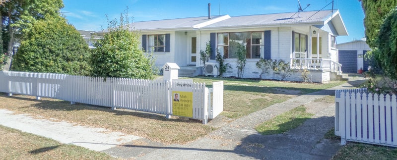 24 Oakfield Crescent, Pukete, Hamilton - Carousel 1