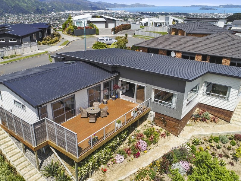 36 Meadowbank Drive, Belmont, Lower Hutt - Carousel 22
