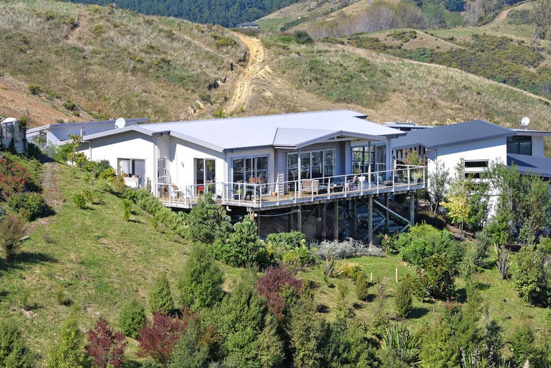 372 Princes Drive, Britannia Heights, Nelson - Carousel 1