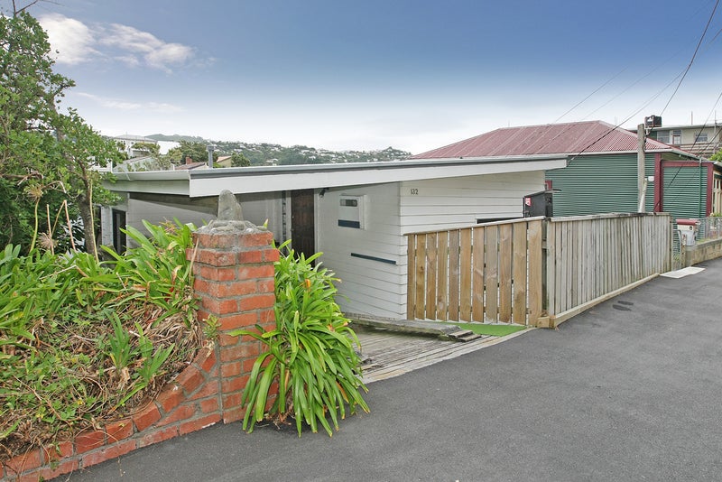 132 Russell Terrace, Berhampore, Wellington - Carousel 2