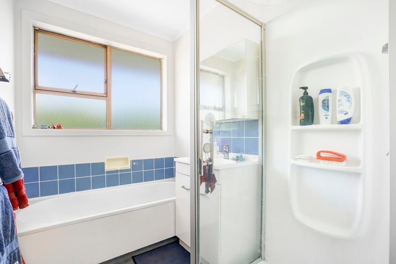 51 Rhonda Avenue, Deanwell, Hamilton - Carousel 16