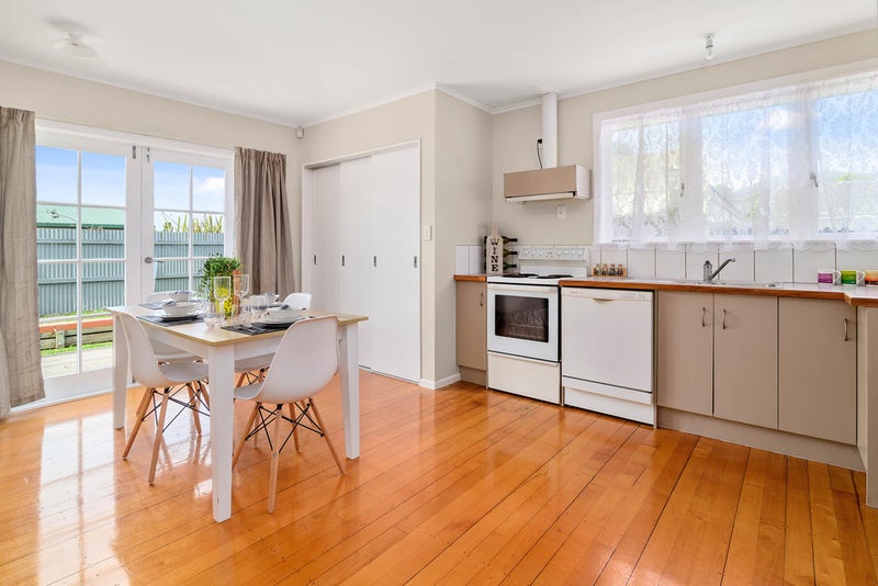 2A Bellvue Road, Kawaha Point, Rotorua - Carousel 2