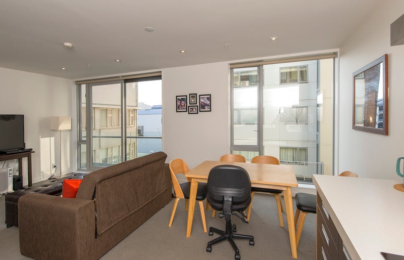 5J/10 Lorne Street, Te Aro, Wellington - Carousel 2