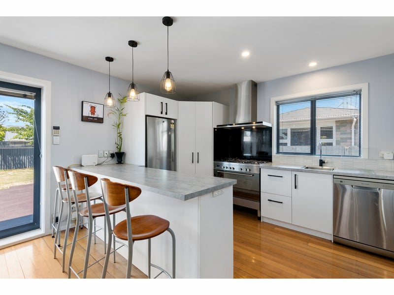 44 Emlyn Place, Avondale, Christchurch - Carousel 2