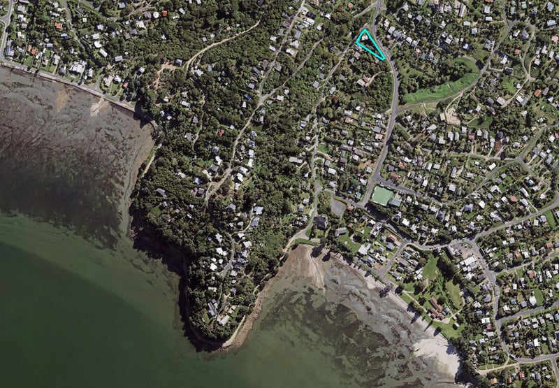 1A Lannan Road, Surfdale, Waiheke Island - Carousel 25