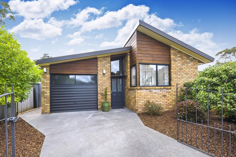 4 Shaw Road, Oratia, Auckland - Carousel 1