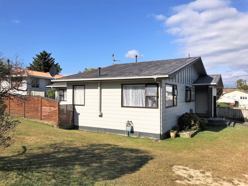 8 Chapel Street, Takapuwahia, Porirua - Carousel 20