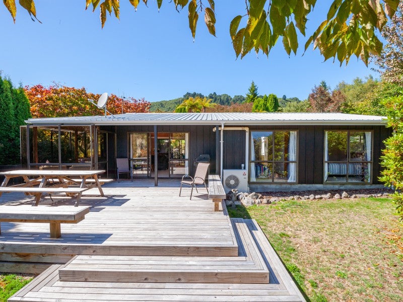 35 Boojum Dell, Kinloch, Taupō - Carousel 1