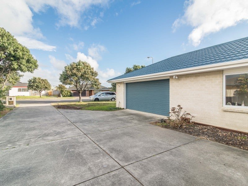 315 Manly Street, Paraparaumu Beach, Paraparaumu - Carousel 1