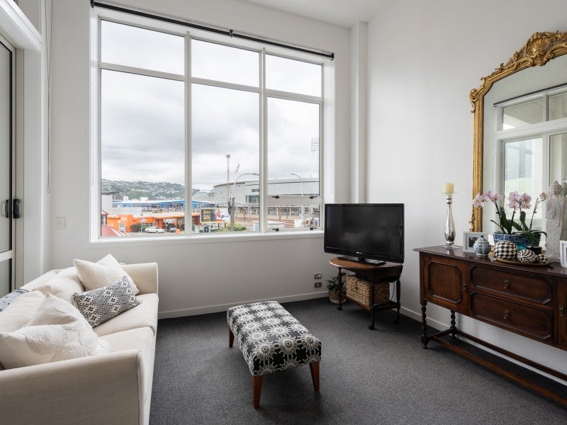 109/107 Thorndon QUAY, THORNDON, Wellington - Carousel 2