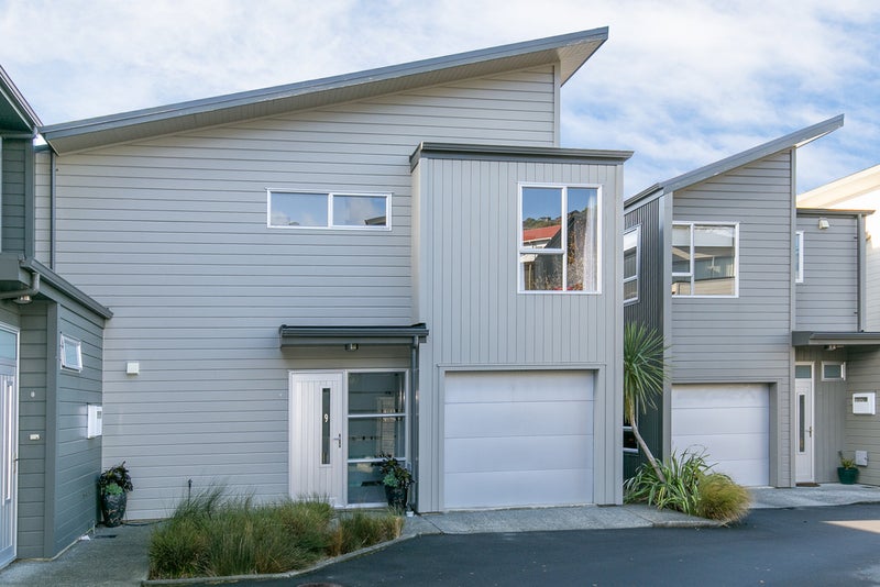 9/3 Severn Street, Island Bay, Wellington - Carousel 2