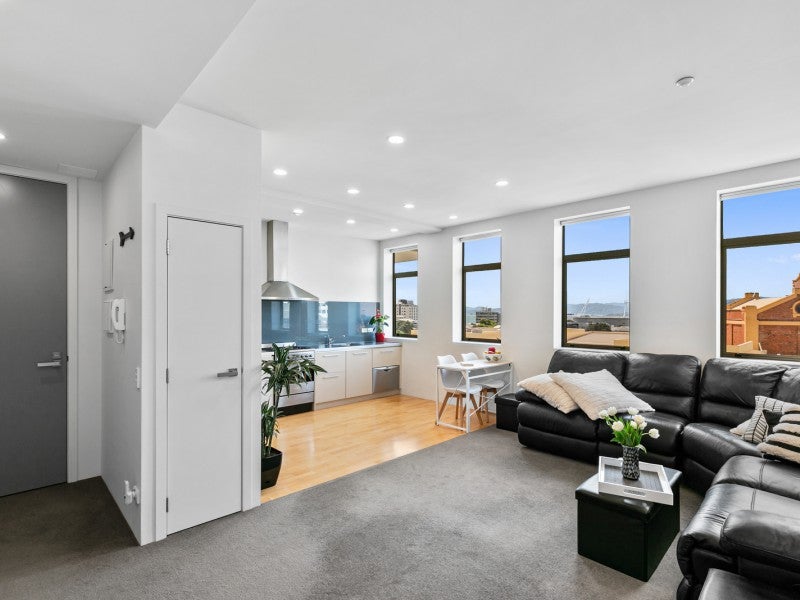 30/95 Molesworth Street, Thorndon, Wellington - Carousel 2