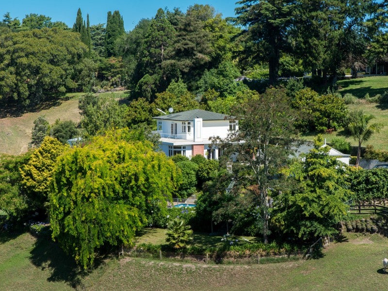 2 Fryer Road, Napier - Carousel 1