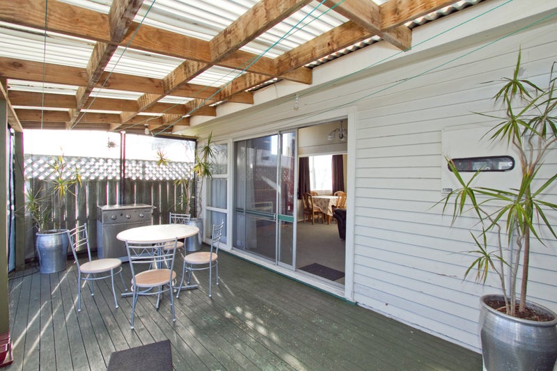 6 Cricket Place, Melville, Hamilton - Carousel 14