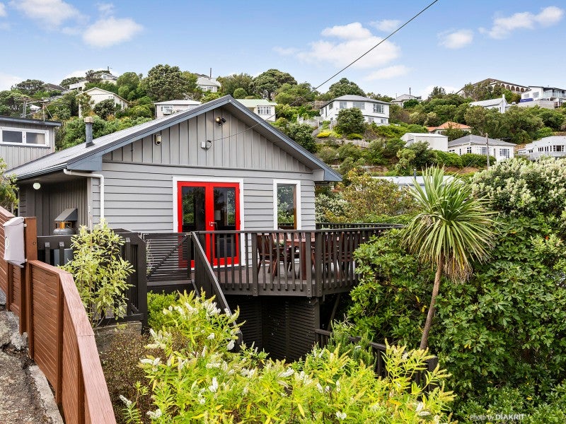 8 Greenview Way, Miramar, Wellington - Carousel 1