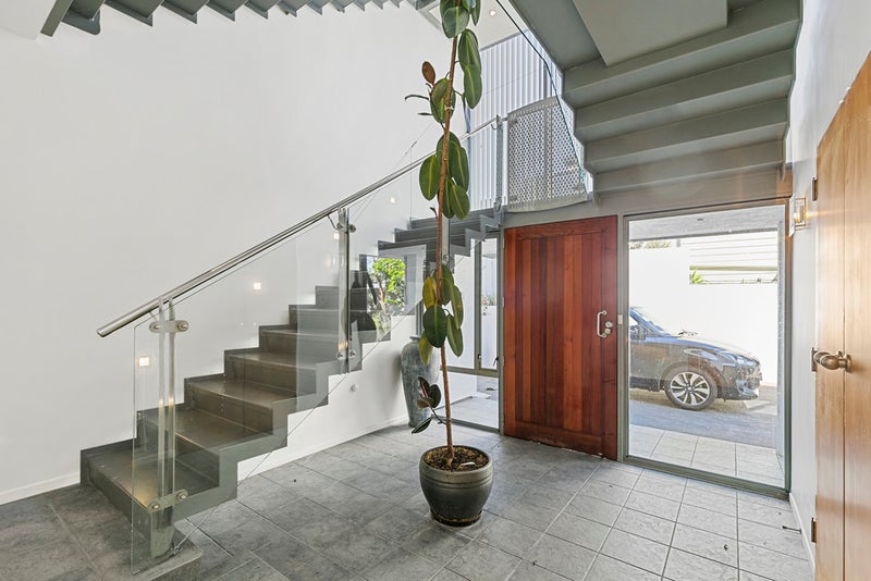 6 Ranikhet Way, Khandallah, Wellington - Carousel 2