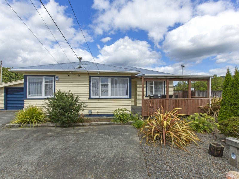 17 Heath Street, Wainuiomata, Lower Hutt - Carousel 1