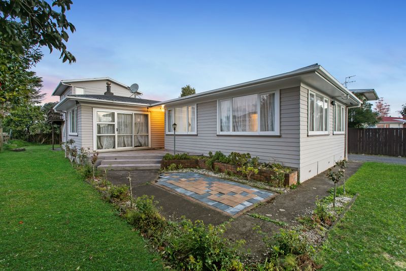 11 Mail Avenue, Weymouth, Auckland - Carousel 1