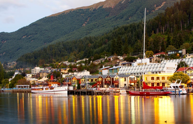 8 Northview TCE, Kelvin Heights , Queenstown - Carousel 2