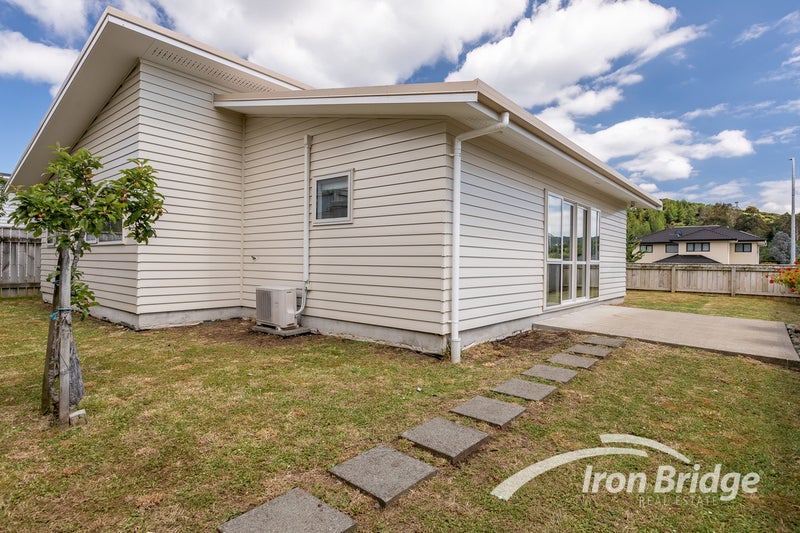 14 Diamond Grove, Brown Owl, Upper Hutt - Carousel 12