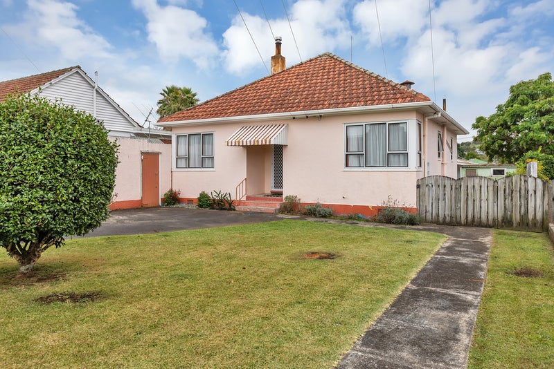 8 Churchill Street, Kensington, Whangarei - Carousel 1