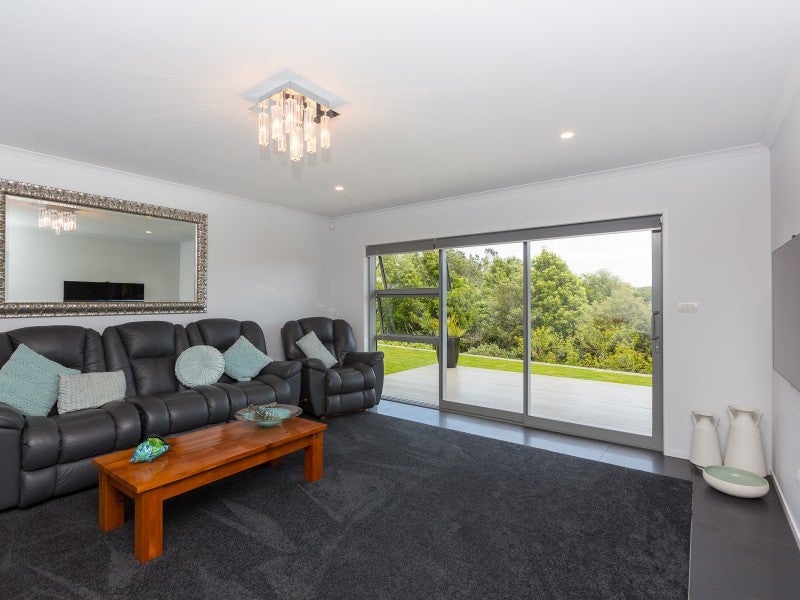 11 Settlers Close, Whalers Gate, New Plymouth - Carousel 26