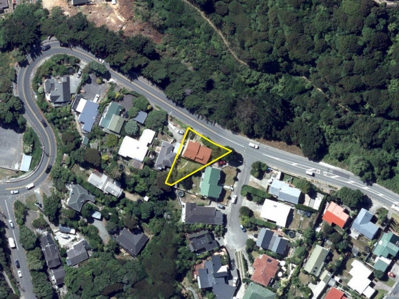 46 Grays Road, Plimmerton, Porirua - Carousel 21