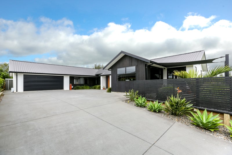 8A Sampson Avenue, Waiwhakaiho, New Plymouth - Carousel 2