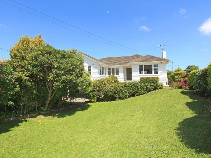 1 Barsi Grove, Avalon, Lower Hutt - Carousel 1