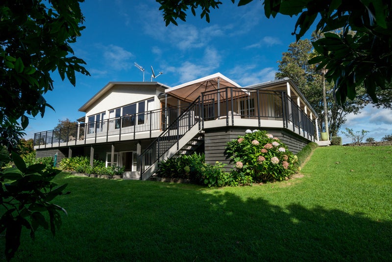 8 SYCAMORE RISE, Tauriko, Tauranga - Carousel 1