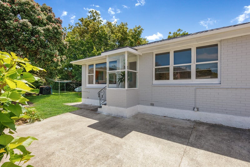 1/1 Begbie Place, Sandringham, Auckland - Carousel 1