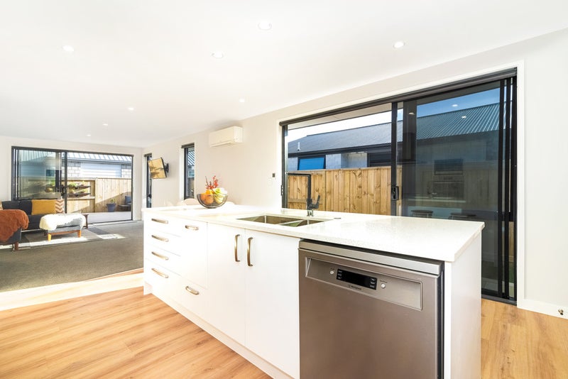 88 Franks Way, Papamoa Beach, Papamoa - Carousel 1