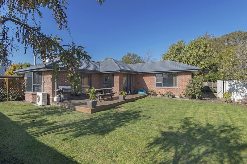 26 Wendy Place, Heathcote Valley, Christchurch - Carousel 1