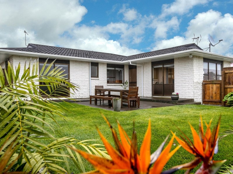 22 Puketotara Street, Highlands Park, New Plymouth - Carousel 1