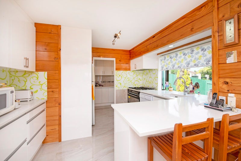 38 McCahill Views, Botany Downs, Auckland - Carousel 26