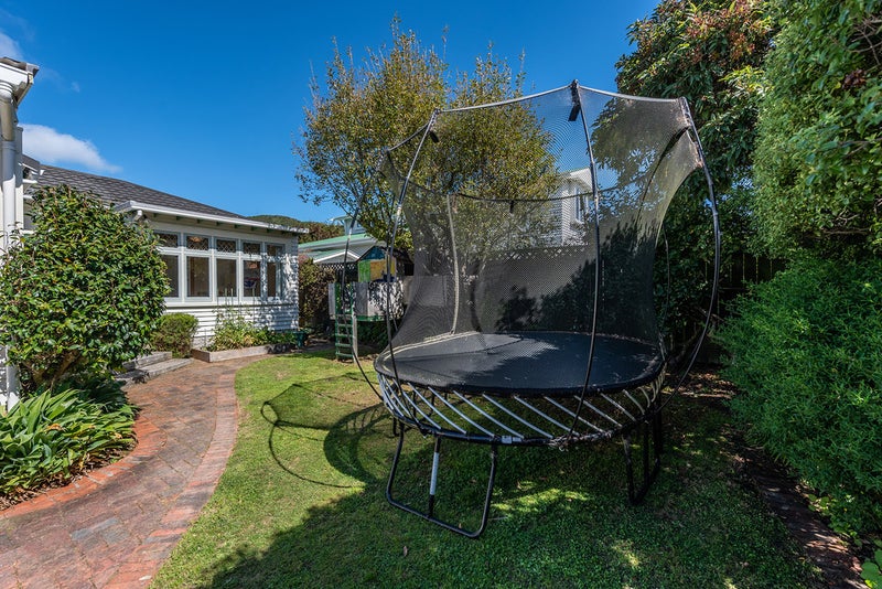 22 Scapa Terrace, Karori, Wellington - Carousel 2