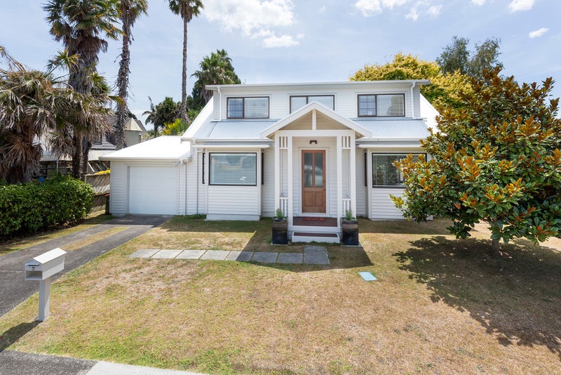 5 Gulliver Place, Conifer Grove, Takanini - Carousel 1