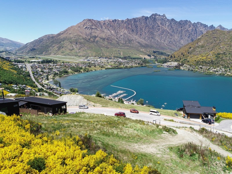 10 Florence Close, Queenstown Hill, Queenstown - Carousel 2