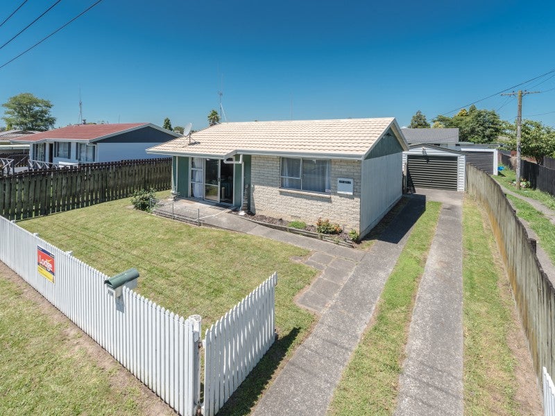 21A Breckons Avenue, Nawton, Hamilton - Carousel 1
