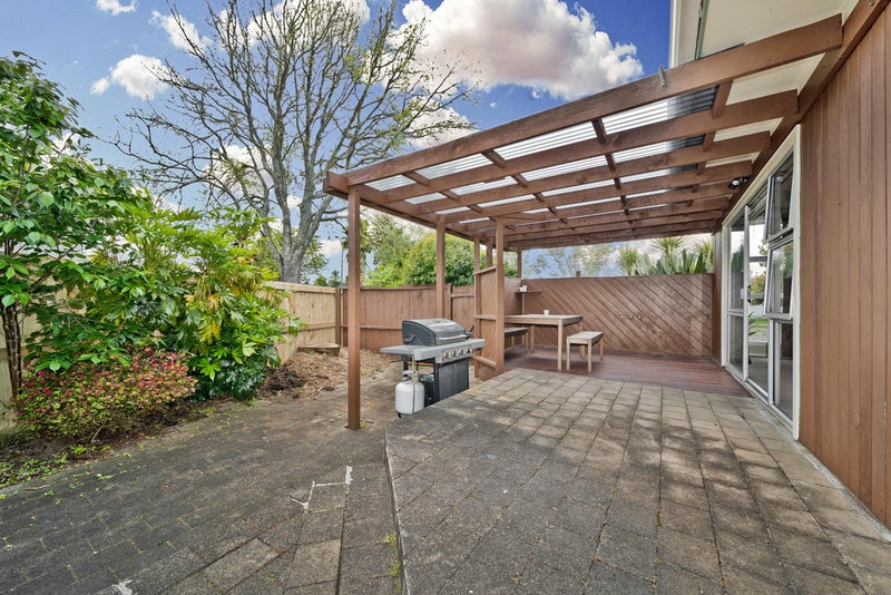 21 Rhonda Avenue, Deanwell, Hamilton - Carousel 2