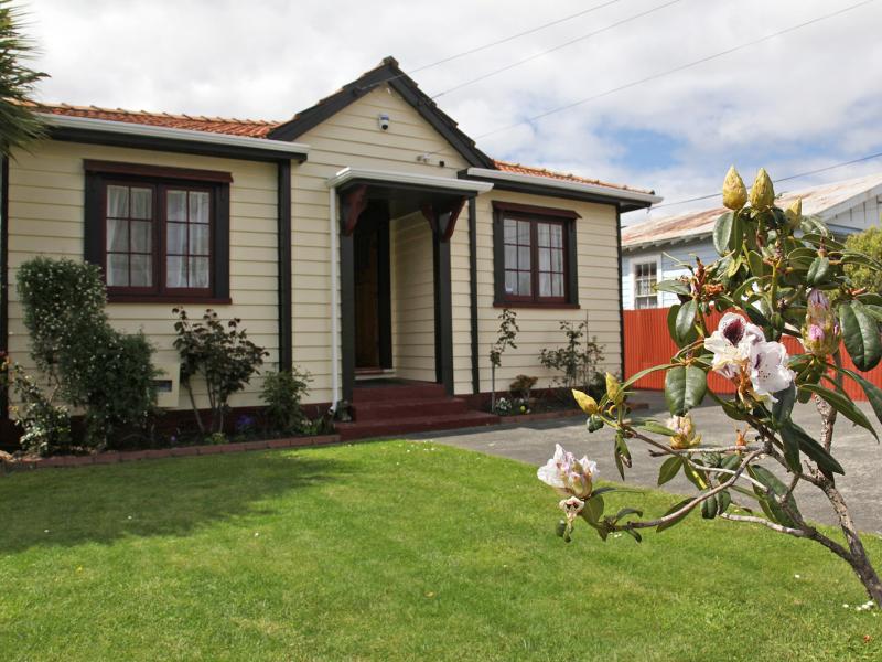 13 York Street, Moera, Lower Hutt - Carousel 2