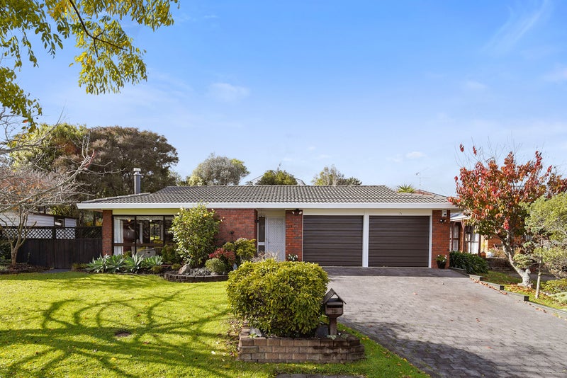 13 Voltaire Court, Botany Downs, Auckland - Carousel 1