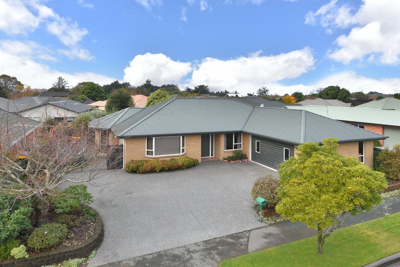 9 Pentland Drive, Belfast, Christchurch - Carousel 1